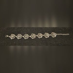 Silvertone Multiple Rose Bracelet/Anklet fits up to 10" Fashion - Bundle It Save